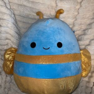 Queen bee adopt me squishmallow